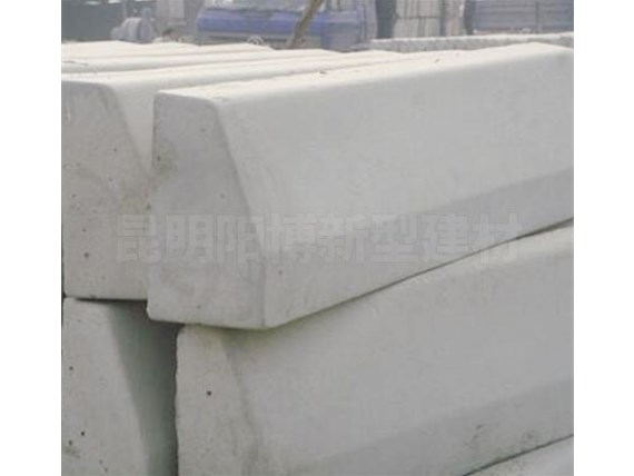 昆明水泥路沿石安裝需要注意什么？